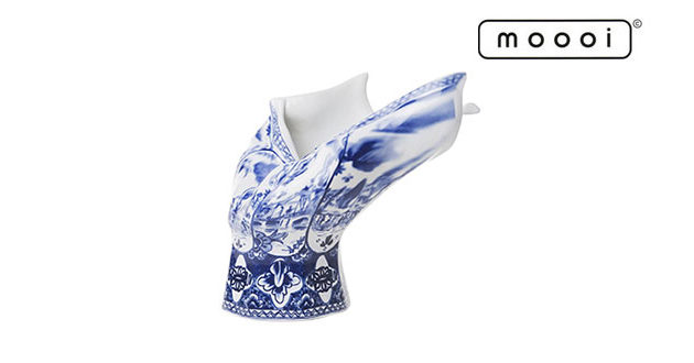 BLOW AWAY VASE Moooi di Studio Front